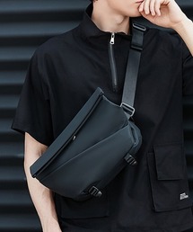 Fun & Daily | Technical Magnet Shoulder Bag(ショルダーバッグ)