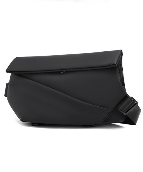 Fun & Daily(ファンアンドデイリー)の「Technical Magnet Shoulder Bag(ショルダーバッグ・メンズ・ブラック・FREE)」の4枚目の写真