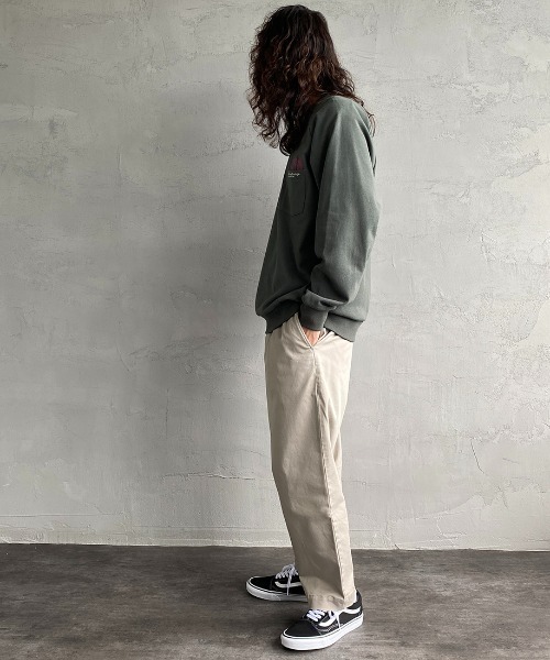 Manhattan Portage（マンハッタンポーテージ）の「[MANHATTAN PORTAGE/マンハッタンポーテージ] 別注 ポケット刺繍クルーネックスウェット（スウェット・レディース・ホワイト/ブラック/グリーン・S/M/L/XL）」の4枚目の写真