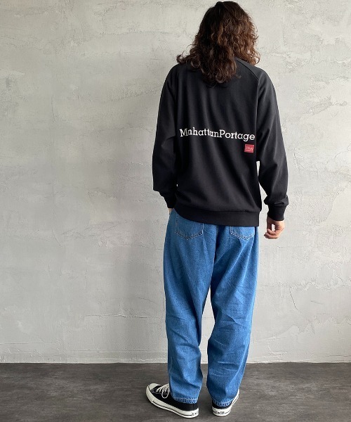 Manhattan Portage（マンハッタンポーテージ）の「[MANHATTAN PORTAGE/マンハッタンポーテージ] 別注 ポケット刺繍クルーネックスウェット（スウェット・レディース・ホワイト/ブラック/グリーン・S/M/L/XL）」の9枚目の写真