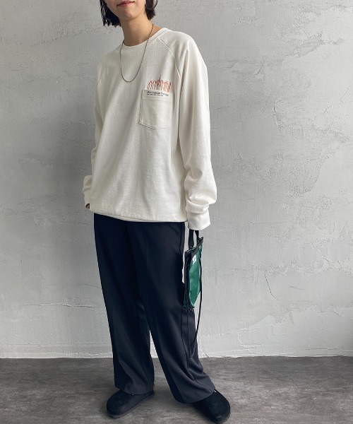 Manhattan Portage（マンハッタンポーテージ）の「[MANHATTAN PORTAGE/マンハッタンポーテージ] 別注 ポケット刺繍クルーネックスウェット（スウェット・レディース・ホワイト/ブラック/グリーン・S/M/L/XL）」の15枚目の写真