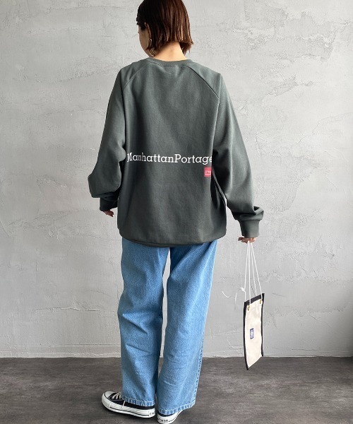 Manhattan Portage（マンハッタンポーテージ）の「[MANHATTAN PORTAGE/マンハッタンポーテージ] 別注 ポケット刺繍クルーネックスウェット（スウェット・レディース・ホワイト/ブラック/グリーン・S/M/L/XL）」の10枚目の写真