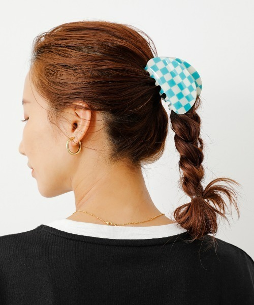 RODEO CROWNS WIDE BOWL（ロデオクラウンズワイドボウル）の「チェッカーフラッグバンスクリップ（バレッタ/ヘアクリップ・レディース・ブラック系その他/ブルー系その他/パープル系その他・FREE）」の3枚目の写真