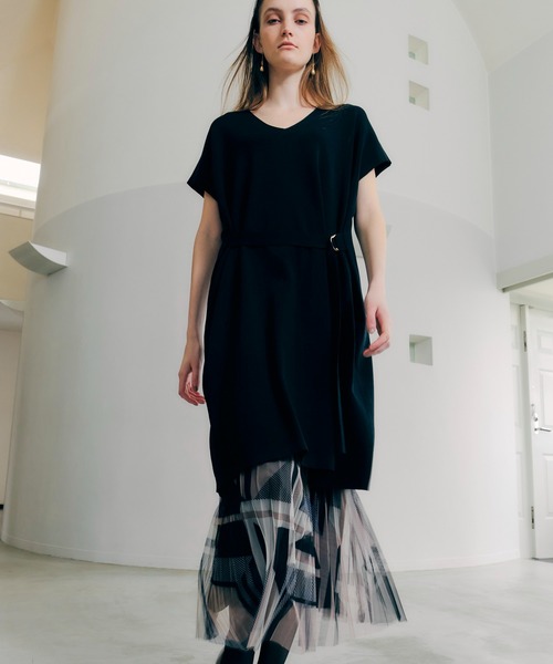 YECCA VECCA（イェッカヴェッカ）の「幾何学柄チュールプリーツスカート（スカート・レディース・ベージュ/グリーン・FREE）」の2枚目の写真