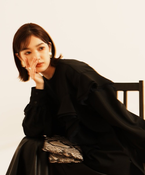 HERENCIA（ヘレンチア）の「メッシュランダムフリル ブラウス（シャツ/ブラウス・レディース・ブラウン/ブラック/ホワイト・MEDIUM）」の11枚目の写真