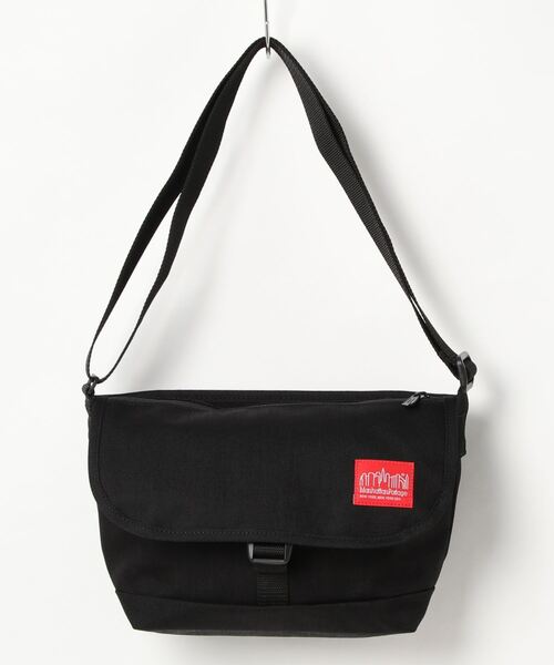 Manhattan Portage（マンハッタンポーテージ）の「Nylon Messenger Bag JRS Flap Zipper Pocket（メッセンジャーバッグ・メンズ・ブラック・SMALL）」の4枚目の写真