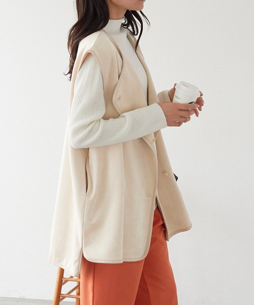 Chaco closet(チャコ クローゼット)の「スエードポンチレザーパイピングジレ(ベスト・レディース・ブラック/アイボリー/グレイッシュベージュ・FREE)」の7枚目の写真