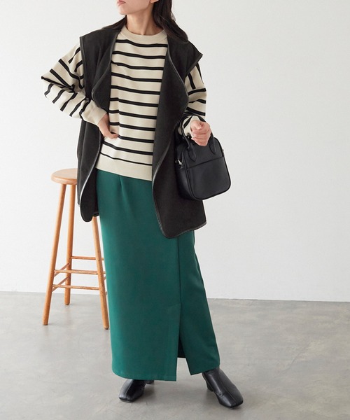 Chaco closet(チャコ クローゼット)の「スエードポンチレザーパイピングジレ(ベスト・レディース・ブラック/アイボリー/グレイッシュベージュ・FREE)」の21枚目の写真