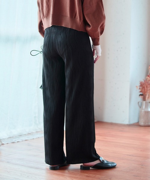 anown(アノン)の「変形プリーツ ワイドパンツ ストレートパンツ プリーツパンツ カラーパンツ セルフカット 低身長 パンツ ウエストゴム(その他パンツ・レディース・ブルー/ブラック/グリーン・FREE)」の4枚目の写真