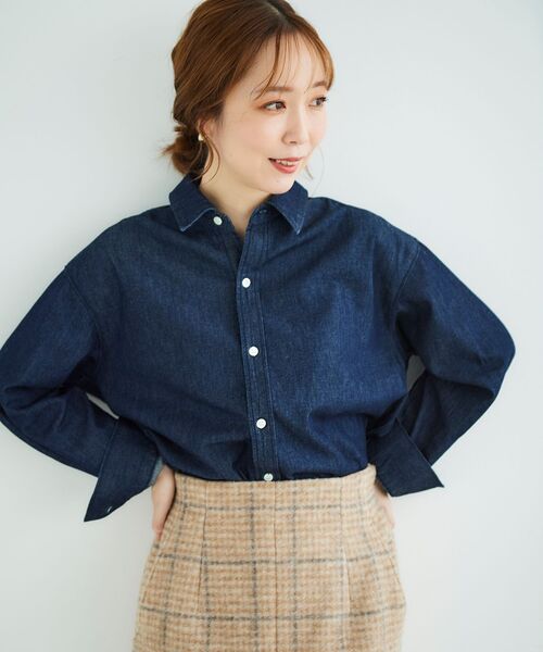 le.coeur blanc(ルクールブラン)の「レギュラーカラーデニムシャツ(シャツ/ブラウス・レディース・ネイビー/ブルー・38)」の18枚目の写真