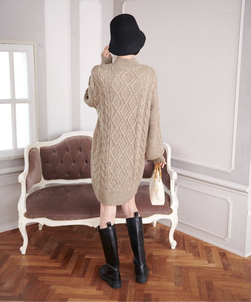 FREE'S MART（フリーズマート）の「◆ウール混ケーブルハイネックミニワンピース（ワンピース・レディース・ホワイト/ブルー/ブラウン・SMALL/MEDIUM）」の6枚目の写真