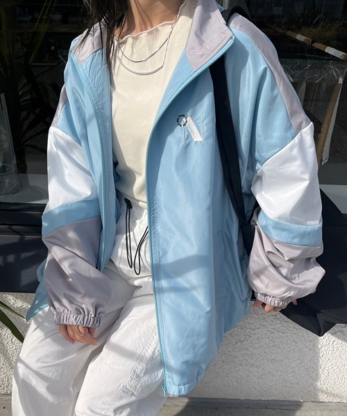 nemne store(ネンネストア)の「【低身長用サイズあり】配色ジップアップナイロンブルゾン(ブルゾン・レディース・ブルー/アイボリー/ネイビー・SMALL/MEDIUM)」の3枚目の写真