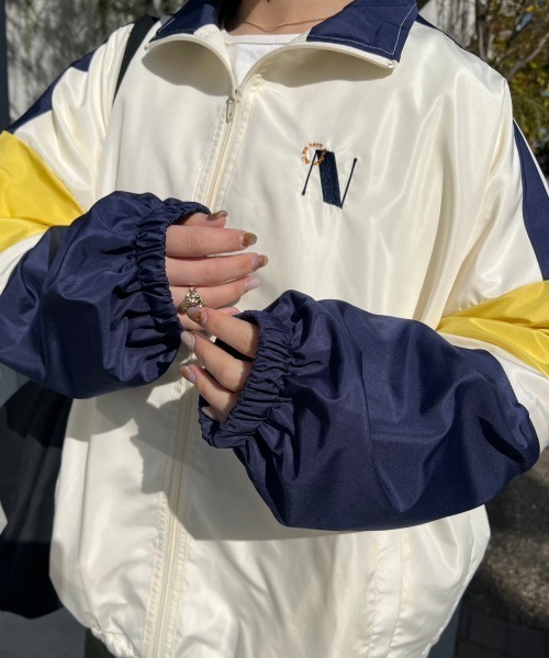nemne store(ネンネストア)の「【低身長用サイズあり】配色ジップアップナイロンブルゾン(ブルゾン・レディース・ブルー/アイボリー/ネイビー・SMALL/MEDIUM)」の5枚目の写真