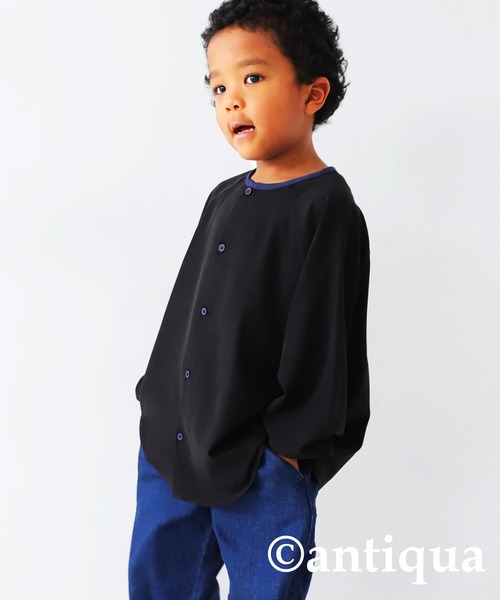 antiqua(アンティカ)の「配色パイピングシャツ(シャツ/ブラウス・キッズ・ブラック/オフホワイト・120/130/160/140/150)」の1枚目の写真