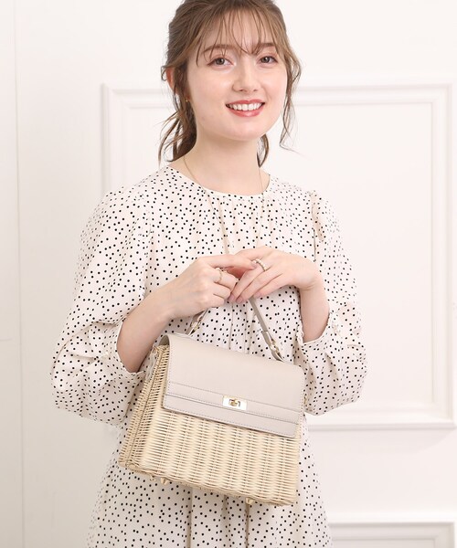 couture brooch（クチュールブローチ）の「◆ラタンフラップバッグ（ショルダーバッグ・レディース・ライトグレー/ブラック・00）」の6枚目の写真