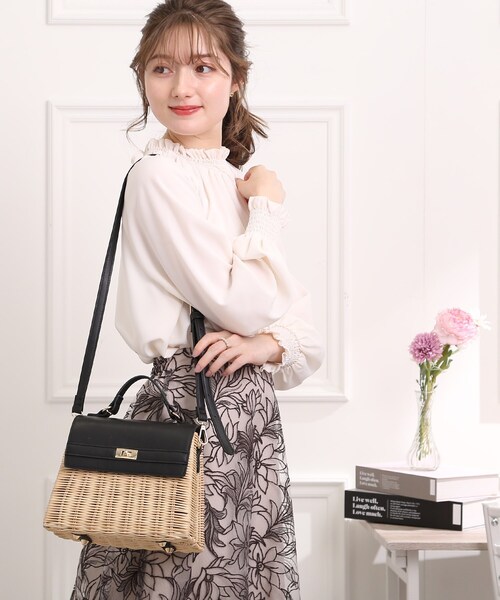 couture brooch（クチュールブローチ）の「◆ラタンフラップバッグ（ショルダーバッグ・レディース・ライトグレー/ブラック・00）」の4枚目の写真