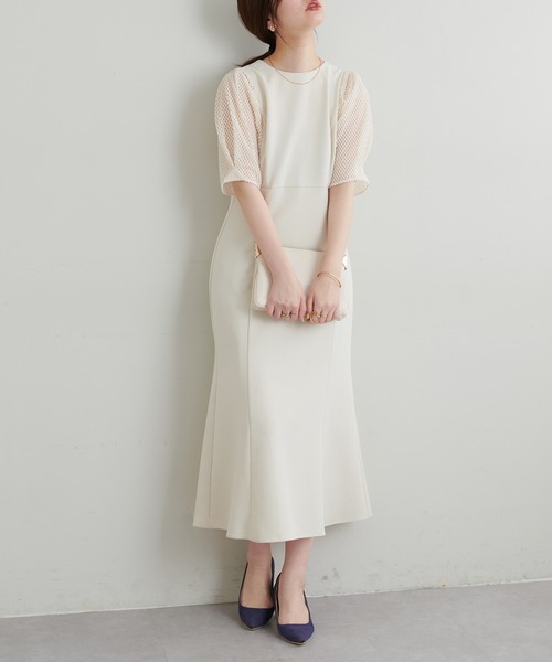 natural couture(ナチュラルクチュール)の「オケージョン対応可能 / 異素材メッシュスリーブドレス(ドレス・レディース・ブラック/アイボリー/サックスブルー・FREE)」の12枚目の写真