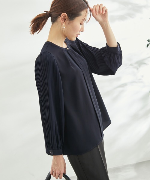 ROPE' PICNIC(ロペピクニック)の「洗える/プリーツスリーブブラウス(シャツ/ブラウス・レディース・ホワイト/ネイビー/サックスブルー/ラベンダー・38)」の2枚目の写真