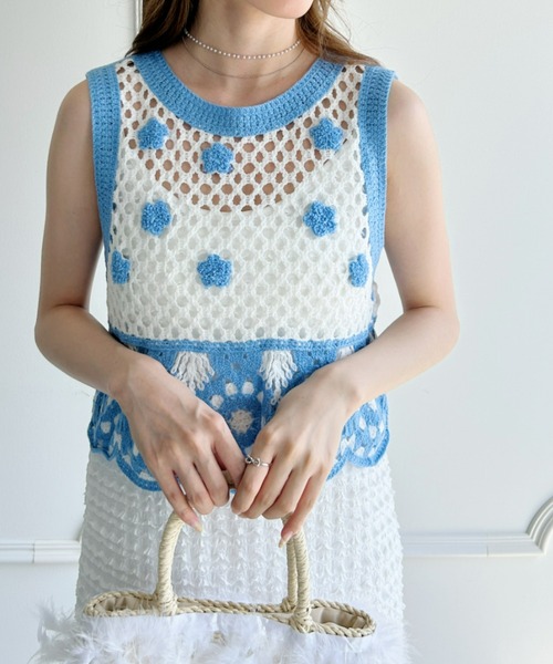 Loueme(ルエム)の「【23S/S】フラワークロシェかぎ編みベスト(ベスト・レディース・ライトブルー/ブラック/ライトグリーン・FREE)」の4枚目の写真