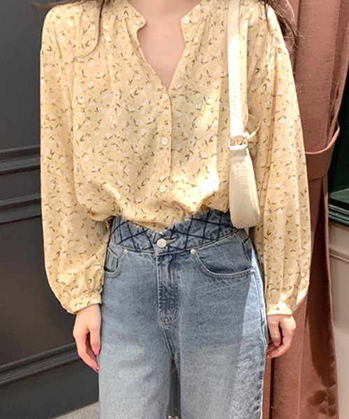 Amulet(アミュレット)の「花柄フェミニンブラウス(シャツ/ブラウス・レディース・イエロー/ホワイト・L/M/XL)」の1枚目の写真