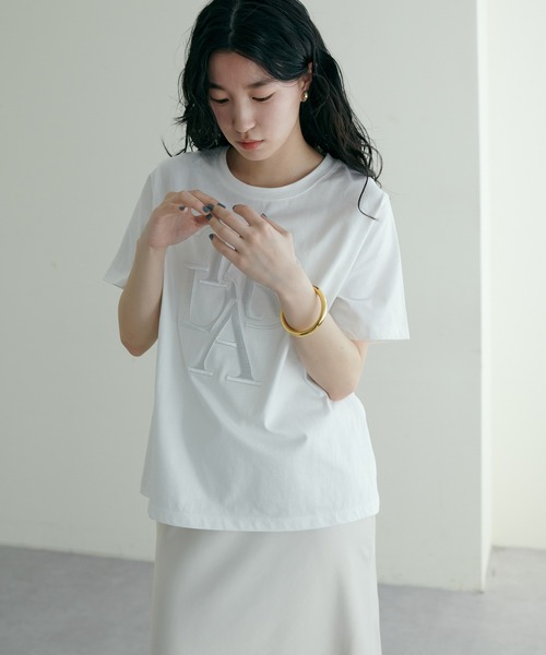LARUTA(ラルータ)の「【LARUTA】厚盛ロゴ刺繍T(Tシャツ/カットソー・レディース・チャコールグレー/ベージュ/オフホワイト/カーキ・FREE)」の8枚目の写真