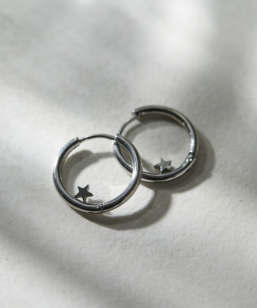 ear PAPILLONNER(イアパピヨネ)の「《WEB限定金属アレルギー対応》ステンレスプチモチーフピアス(ピアス(両耳用)・レディース・シルバー/シルバー系その他/ゴールド/ゴールド系その他・FREE)」の1枚目の写真