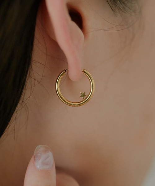 ear PAPILLONNER(イアパピヨネ)の「《WEB限定金属アレルギー対応》ステンレスプチモチーフピアス(ピアス(両耳用)・レディース・シルバー/シルバー系その他/ゴールド/ゴールド系その他・FREE)」の10枚目の写真