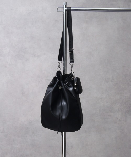 welise/ウェライズ】クロスストラップスリングバッグ/巾着バッグ