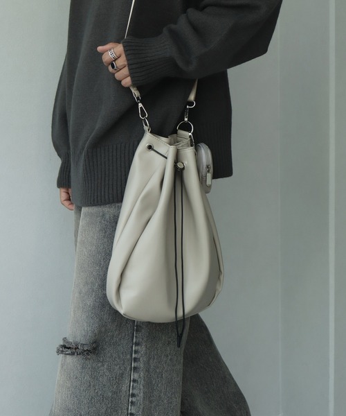 welise/ウェライズ】クロスストラップスリングバッグ/巾着バッグ