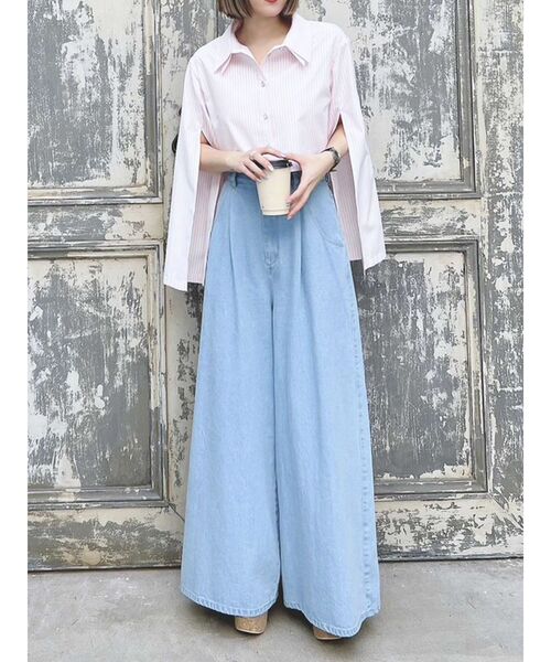 【新品タグ付き】MOGA スリットスリーブ チューリップパターンブラウス 白黒 dazzlin（ダズリン）の「スリットスリーブクロップドシャツ