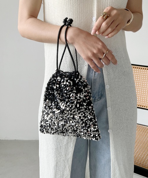 MYMOOD.（マイムード）の「2WAYスパンコール巾着ミニショルダー（ショルダーバッグ・レディース・シルバー/ブラック・FREE）」の17枚目の写真