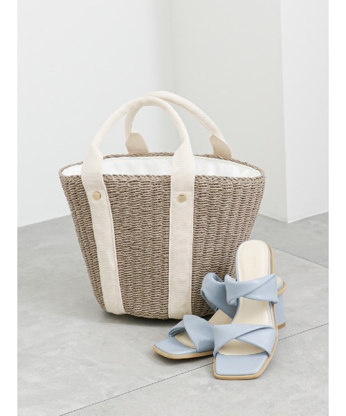 Te chichi(テチチ)の「テープハンドルペーパートートバッグ(ハンドバッグ・レディース・キャメル/ホワイト/グレー・フリ-)」の2枚目の写真