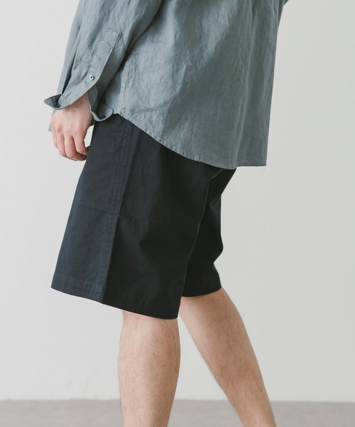 URBAN RESEARCH DOORS(アーバンリサーチドアーズ)の「ワイドチノショーツ(その他パンツ・メンズ・ベージュ/ネイビー/ホワイト系その他・MEDIUM/LARGE)」の1枚目の写真