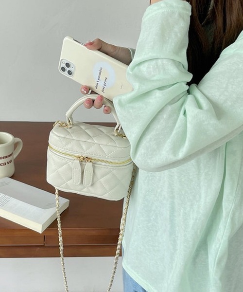 Silly（シリー）の「【アクセ感覚で使えるミニバッグ！】キルティングバニティチェーンバッグ（ショルダーバッグ・レディース・ピンク/ブラック/ベージュ/ホワイト・FREE）」の11枚目の写真