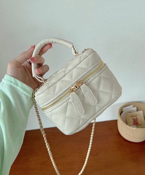 Silly（シリー）の「【アクセ感覚で使えるミニバッグ！】キルティングバニティチェーンバッグ（ショルダーバッグ・レディース・ピンク/ブラック/ベージュ/ホワイト・FREE）」の16枚目の写真