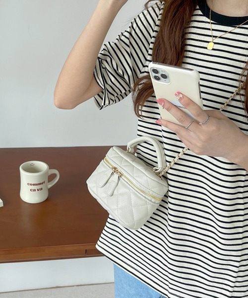 Silly（シリー）の「【アクセ感覚で使えるミニバッグ！】キルティングバニティチェーンバッグ（ショルダーバッグ・レディース・ピンク/ブラック/ベージュ/ホワイト・FREE）」の18枚目の写真