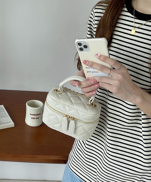 Silly（シリー）の「【アクセ感覚で使えるミニバッグ！】キルティングバニティチェーンバッグ（ショルダーバッグ・レディース・ピンク/ブラック/ベージュ/ホワイト・FREE）」の20枚目の写真