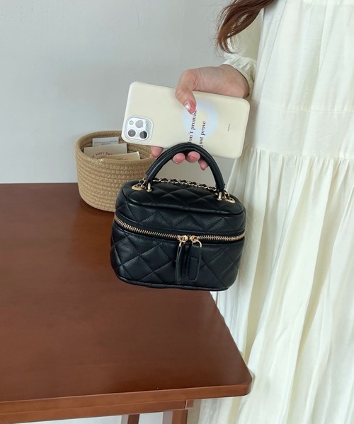 Silly（シリー）の「【アクセ感覚で使えるミニバッグ！】キルティングバニティチェーンバッグ（ショルダーバッグ・レディース・ピンク/ブラック/ベージュ/ホワイト・FREE）」の21枚目の写真