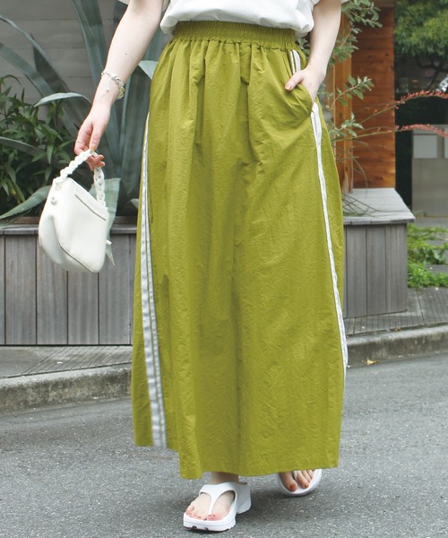 LAVEANGE（ラビアンジェ）の「サイドラインロングスカート（スカート