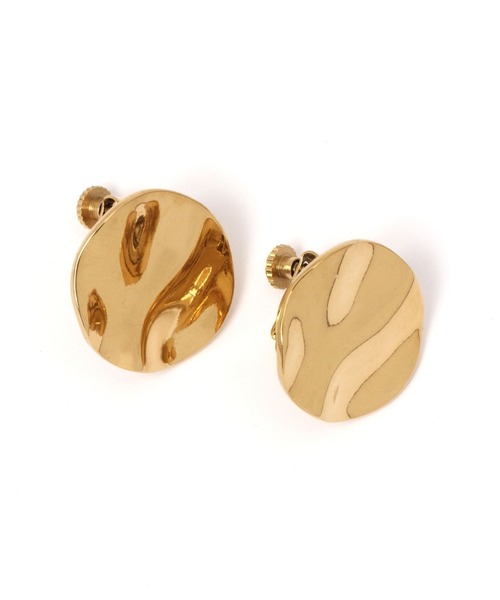 LEPSIM(レプシィム)の「ステンレスプレートイヤリング 973528(イヤリング・レディース・シルバー/ゴールド・ONE SIZE)」の2枚目の写真