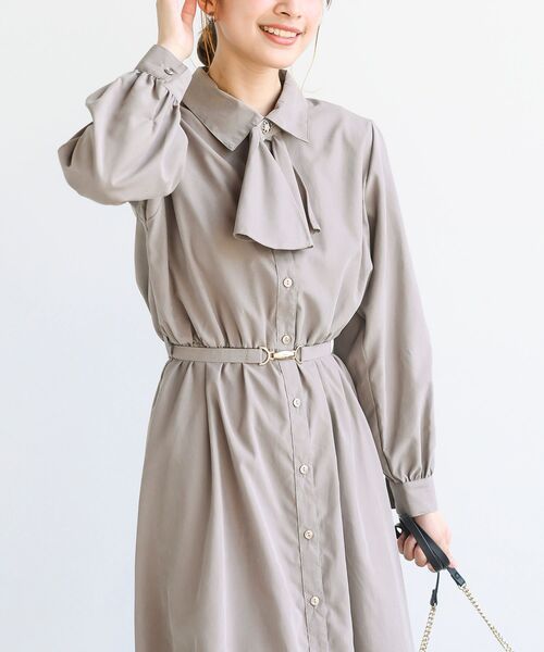 rps（アールピーエス）の「ベルト付きボータイワンピース（ワンピース・レディース・グレイッシュベージュ/ピンクベージュ/ブラック・フリー）」の18枚目の写真