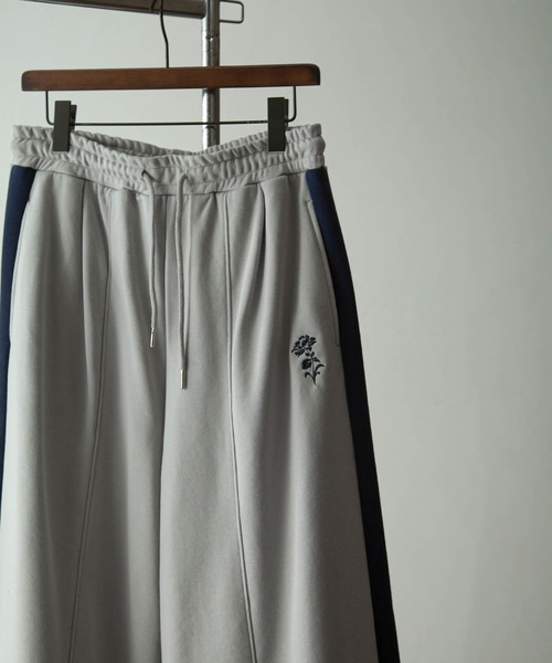 NILWAY（ニルウェイ）の「花刺繍サイドライン袴スウェットパンツ（スウェットパンツ・メンズ・アイボリー/チャコール/ライトグレー・SMALL/LARGE/MEDIUM）」の16枚目の写真