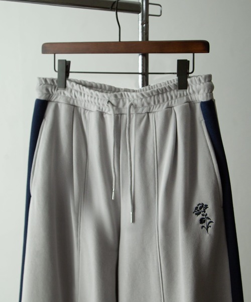 NILWAY（ニルウェイ）の「花刺繍サイドライン袴スウェットパンツ（スウェットパンツ・メンズ・アイボリー/チャコール/ライトグレー・SMALL/LARGE/MEDIUM）」の18枚目の写真