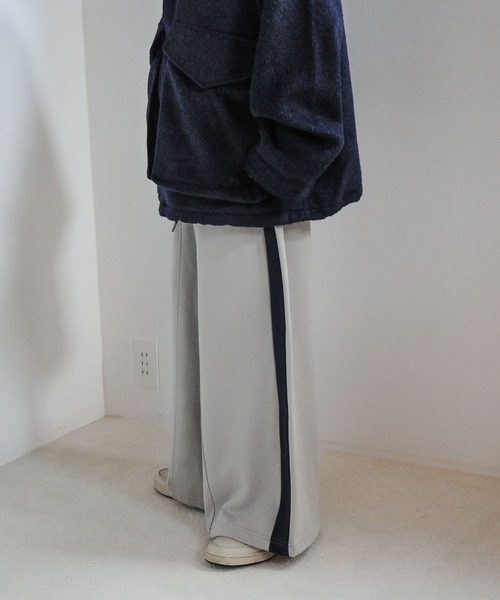 NILWAY（ニルウェイ）の「花刺繍サイドライン袴スウェットパンツ（スウェットパンツ・メンズ・アイボリー/チャコール/ライトグレー・SMALL/LARGE/MEDIUM）」の6枚目の写真