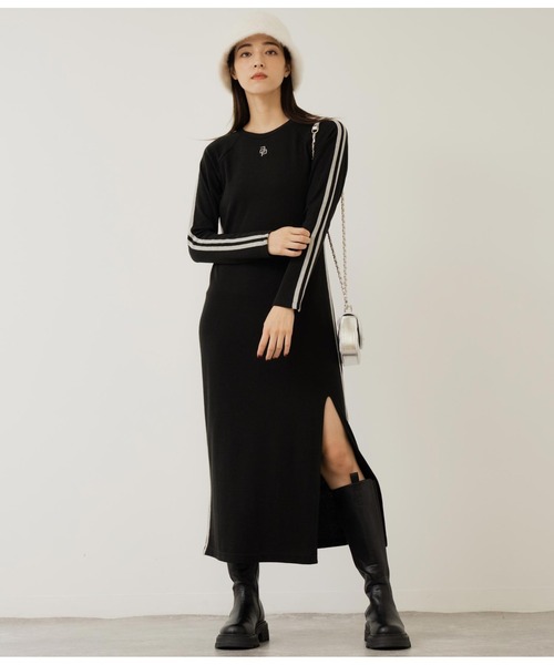 ANAP（アナップ）の「ラグランスリーブラインワンピースクルーネック長袖（ワンピース・レディース・ブラック/グレー・FREE）」の4枚目の写真