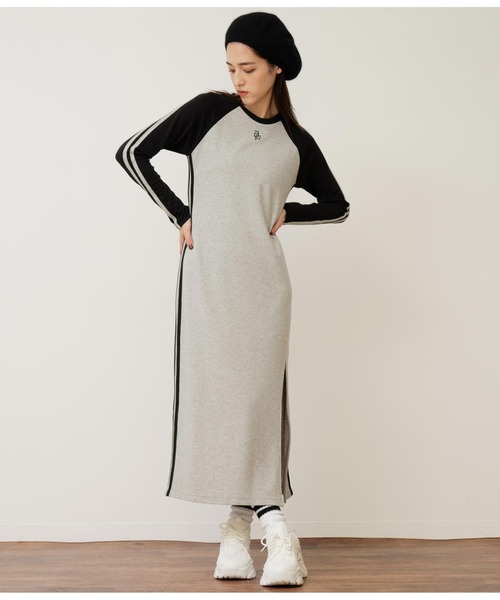 ANAP（アナップ）の「ラグランスリーブラインワンピースクルーネック長袖（ワンピース・レディース・ブラック/グレー・FREE）」の17枚目の写真