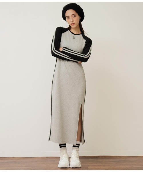 ANAP（アナップ）の「ラグランスリーブラインワンピースクルーネック長袖（ワンピース・レディース・ブラック/グレー・FREE）」の18枚目の写真