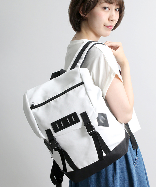 WEGO（ウィゴー）の「WEGO/ダブルバックルバックパック（バックパック/リュック・メンズ・ホワイト/ブラック/グレー/ダークグリーン/ネイビー・FREE）」の2枚目の写真