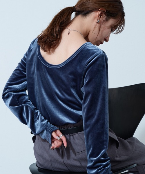 COLONY 2139（コロニートゥーワンスリーナイン）の「2WAYベロアロングスリーブTOPS（Tシャツ/カットソー・レディース・チャコールグレー/ブルー/アイボリー/カーキ・FREE）」の4枚目の写真