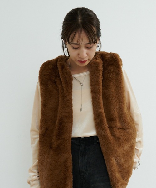 COLONY 2139（コロニートゥーワンスリーナイン）の「2WAYベロアロングスリーブTOPS（Tシャツ/カットソー・レディース・チャコールグレー/ブルー/アイボリー/カーキ・FREE）」の10枚目の写真